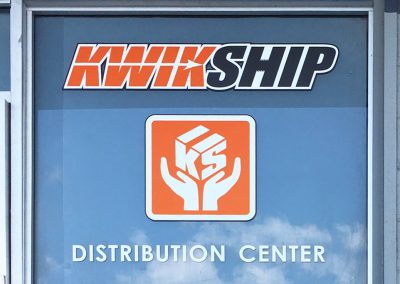 KwikShip_Photo_DockSign3_1024x683px